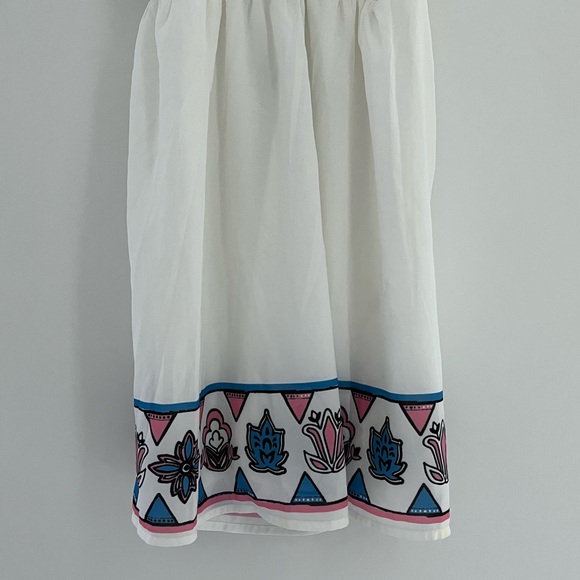 Sabo Skirt - White Backless Dress - Picture 4 of 5